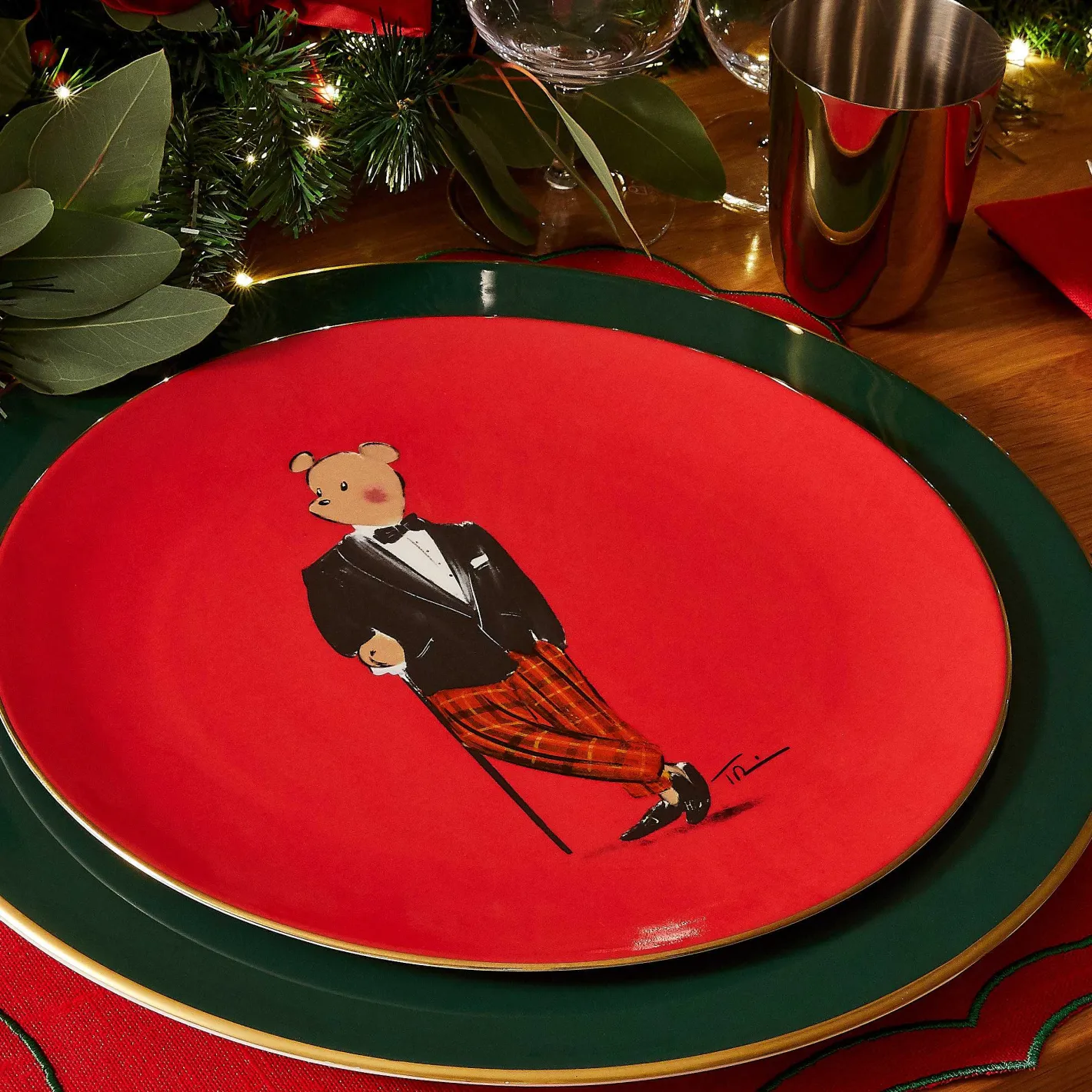 Halcyon Days Hal The Bear*Hal The Bear 10" Coupe Plate, Red |
