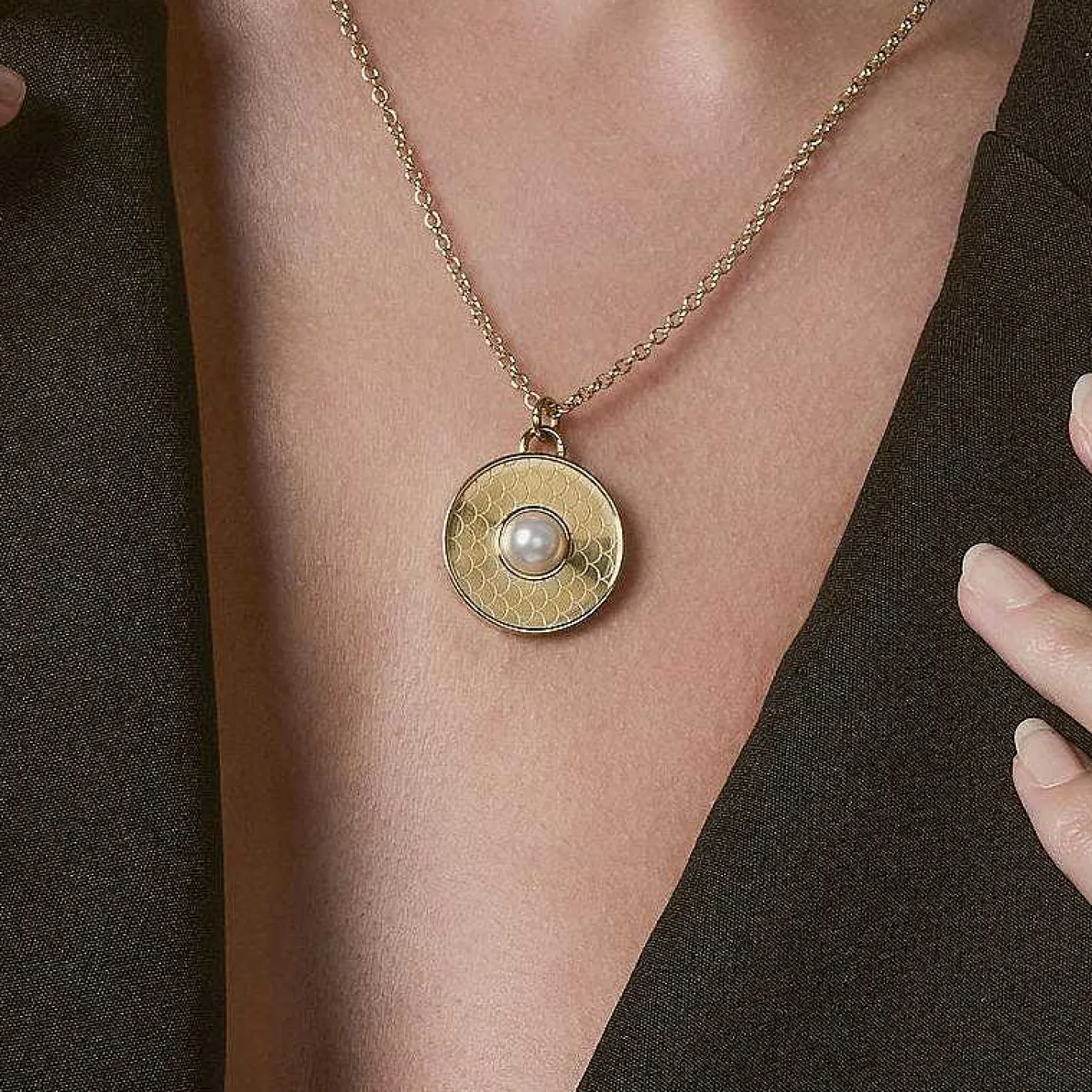 Halcyon Days Necklaces & Earrings*Salamander Cabochon Pearl & Gold Necklace